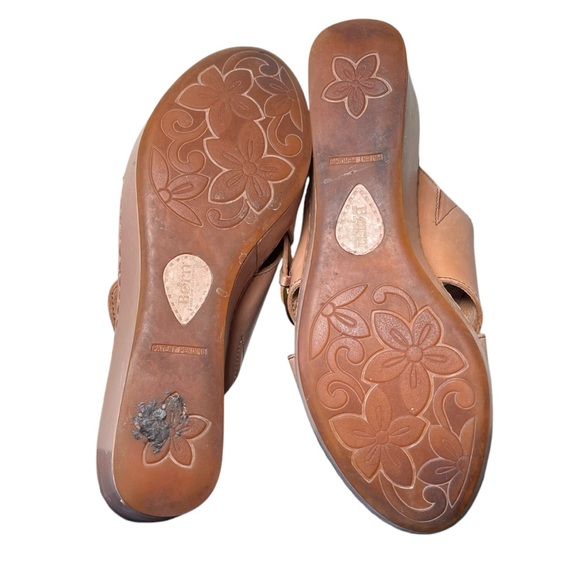 Born Wedged Strappy Open Toe Buckle Sandals Peachy Nude Color Size Women’s 9 - Picture 9 of 11